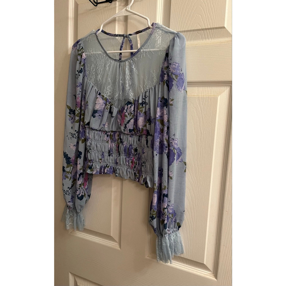 FREE PEOPLE~ LACE SMOCKED CROPPED TOP~M - Picture 6 of 10